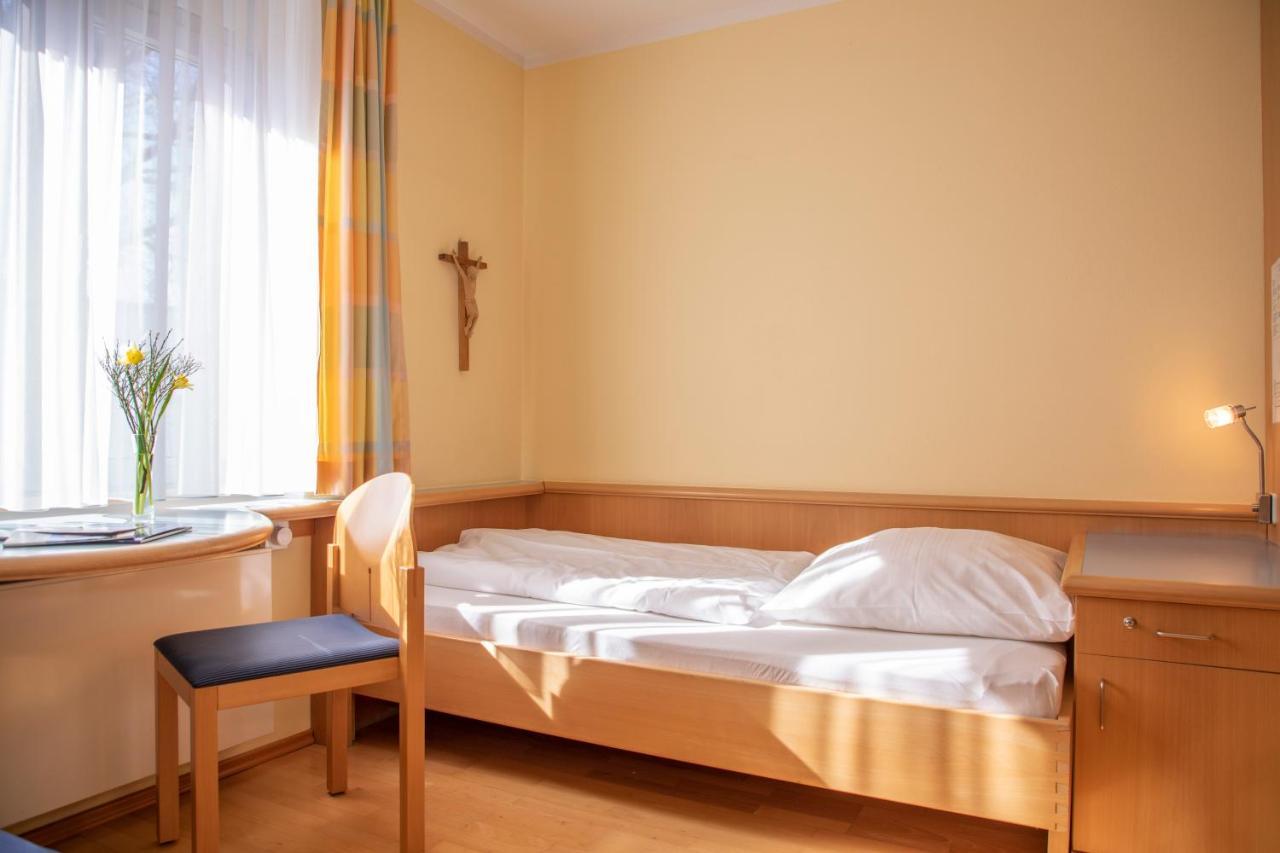 Spectrum Kirche Exerzitien-Und Bildungshaus Auf Mariahilf Passau Eksteriør billede