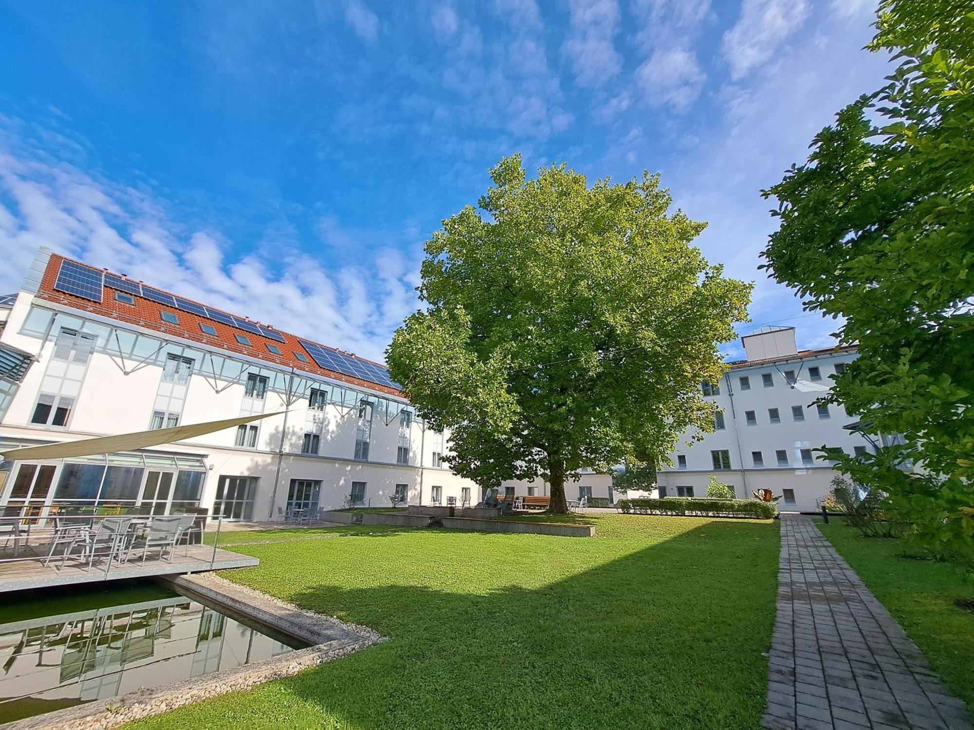 Spectrum Kirche Exerzitien-Und Bildungshaus Auf Mariahilf Passau Eksteriør billede